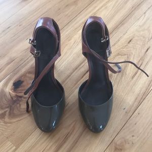 Beautiful Tory Burch leather heels